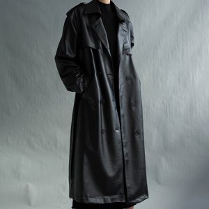 Casaco longo preto de couro