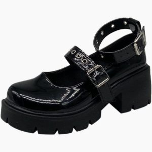 Sapatos góticos com salto compensado