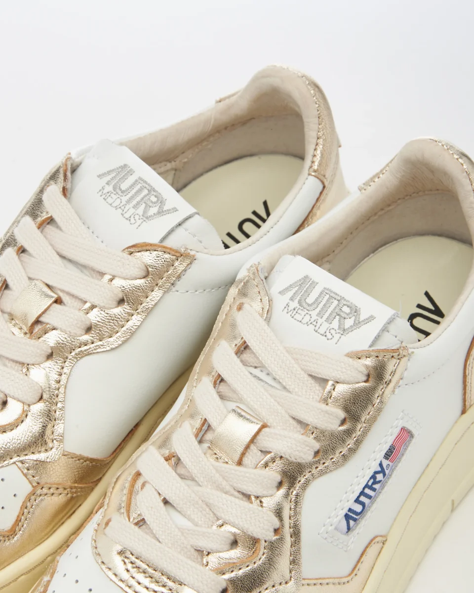 Autry Women's Medalist Low Leather - Image 8