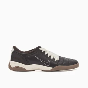 Nike Women's Total 90